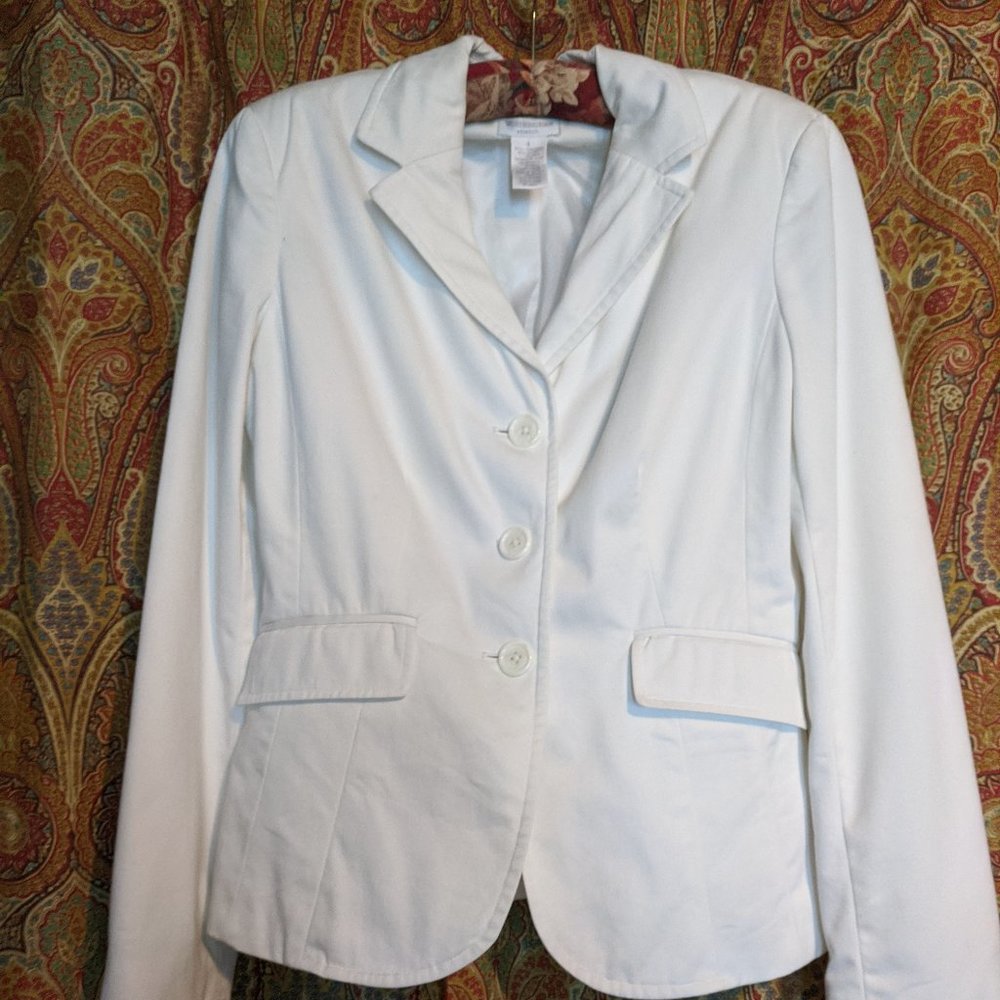 White fitted stretch blazer